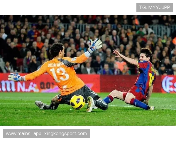 西甲巴萨中路穿插成功,进攻威胁立现