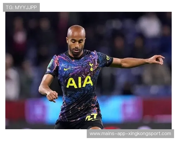 巴黎圣日耳曼前场协同训练中卢卡斯表现惊艳